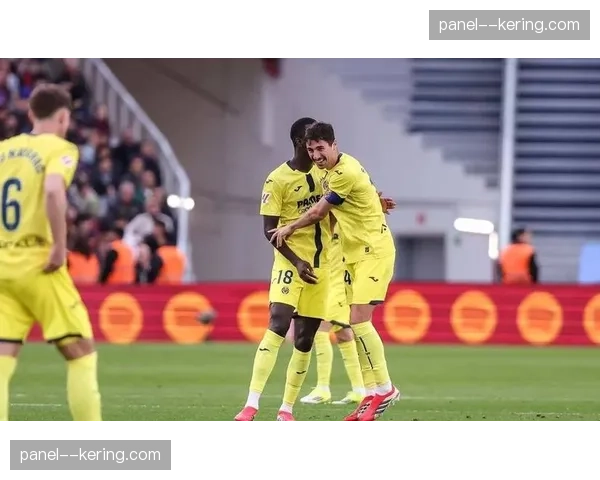 镜头记录:皇马一次从门将发起、经过18脚传递的控球,最终以远射告终。 镜头记录:皇马一次从门将发起、经过18脚传递的控球,最终以远射告终。